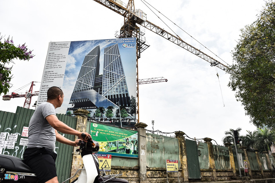 Cận cảnh những lô đất vàng bỏ hoang giữa trung tâm Hà Nội